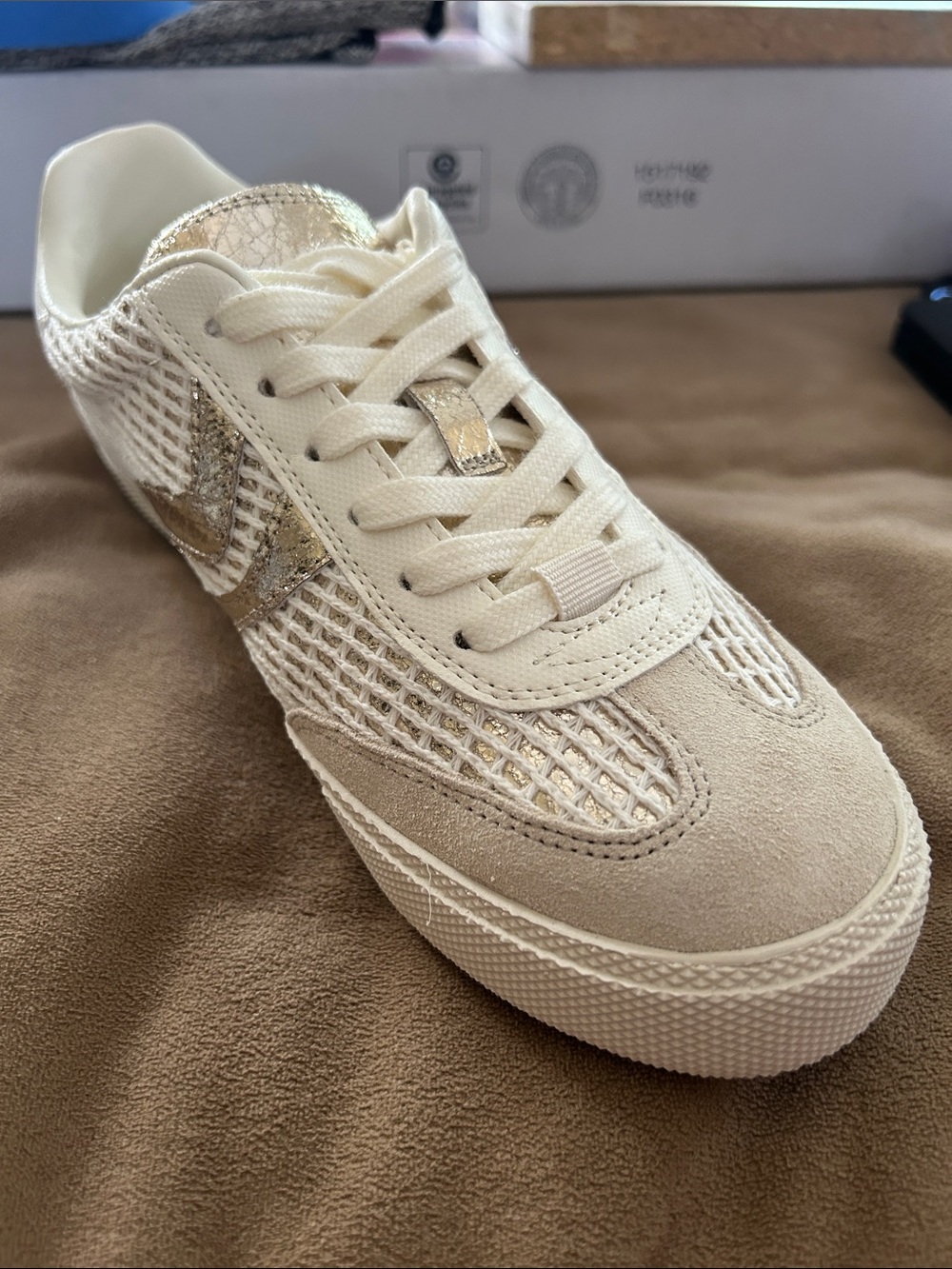 Women’s Steve Madden Cream Lace-Up Sneaker with Metallic Gold Accents